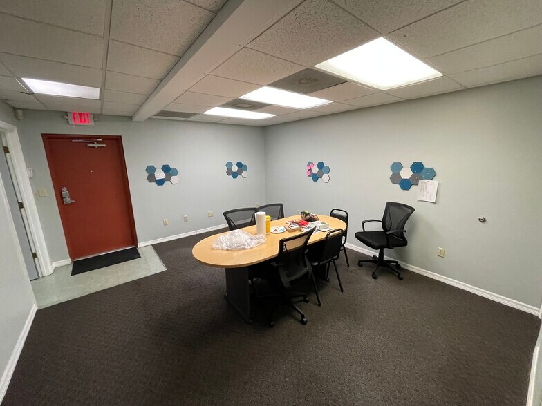 More Photos Of 675 Peachwood Dr, Deland Medical For Lease