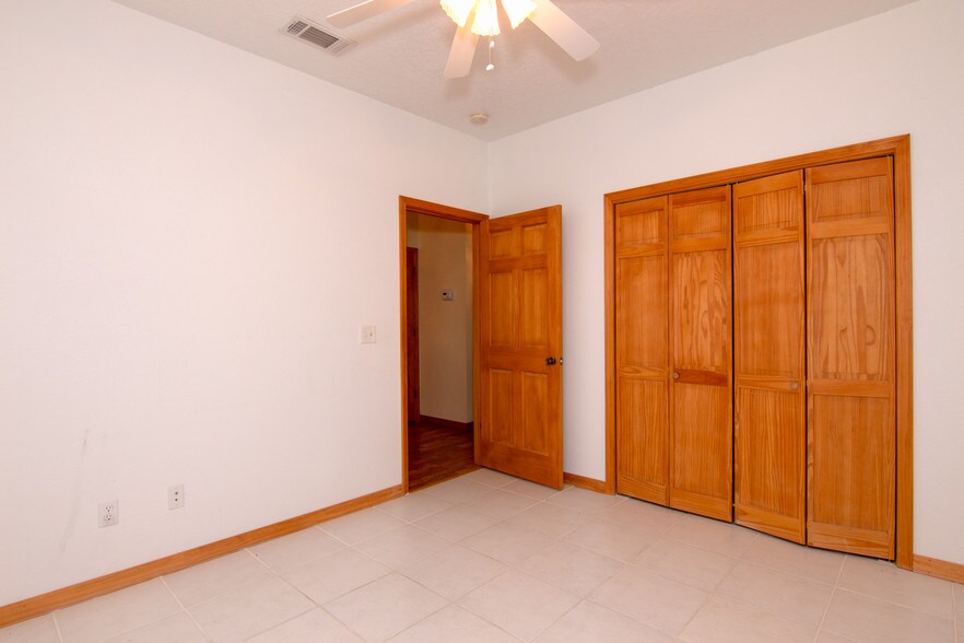 More Photos Of 5702 Pebble Ridge Dr, Milton Medical For Sale