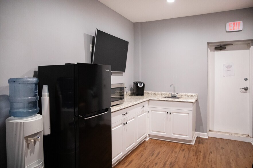 More Photos Of 223 W Carolina St, Tallahassee Office For Sale