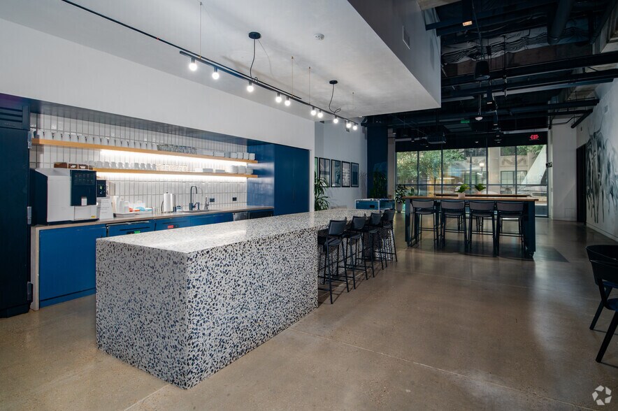 More Photos Of 702 Houston St, Fort Worth Coworking Space