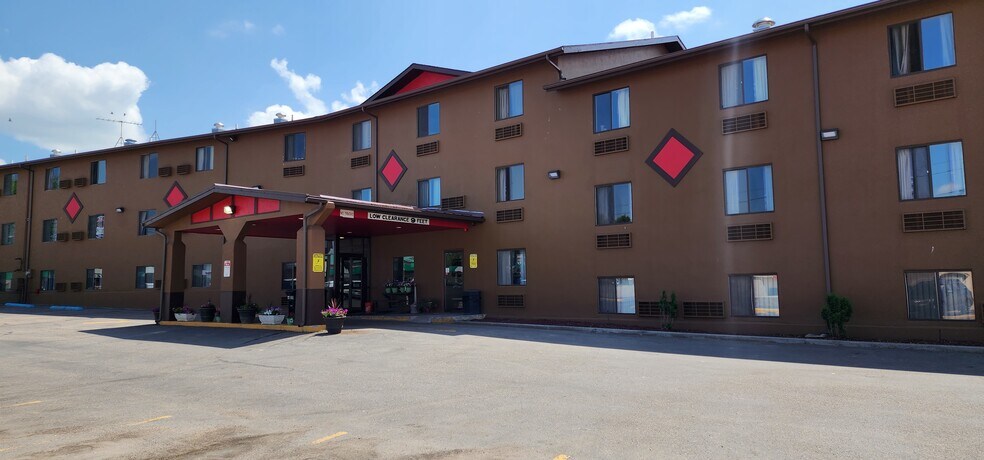 More Photos Of 1214 13th St S, Great Falls Hotel For Sale
