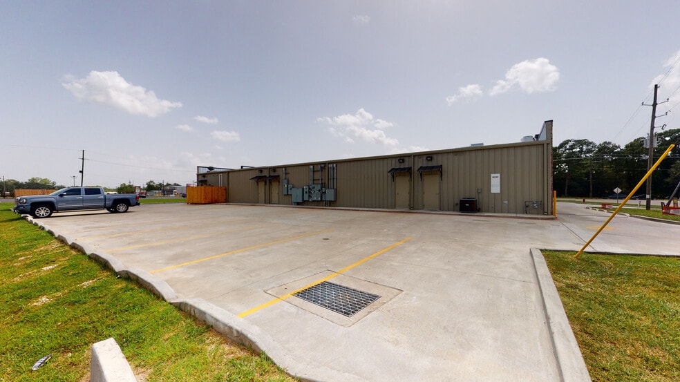 More Photos Of 5111 Common St, Lake Charles General Retail For Lease