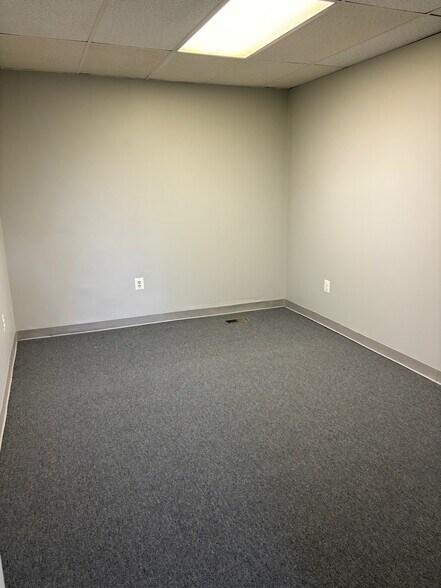 More Photos Of 409 Easton Rd, Willow Grove Office For Lease