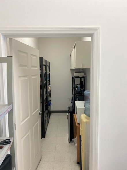 More Photos Of 15725 Hawthorne Blvd, Lawndale Unknown For Lease