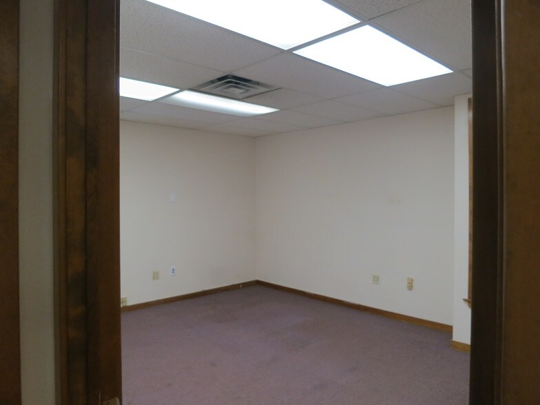 More Photos Of 1273 Bound Brook Rd, Middlesex Office For Lease