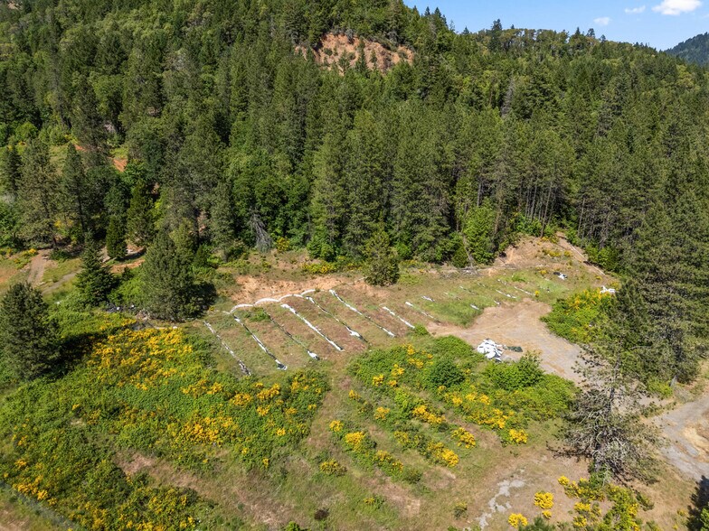More Photos Of 80-142 Lower Wolf Creek Rd, Wolf Creek Warehouse For Sale