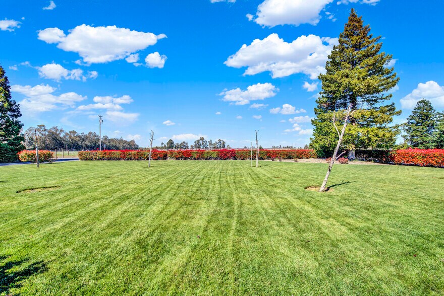 More Photos Of 5050 Melissa Ln, Vacaville Light Manufacturing For Sale