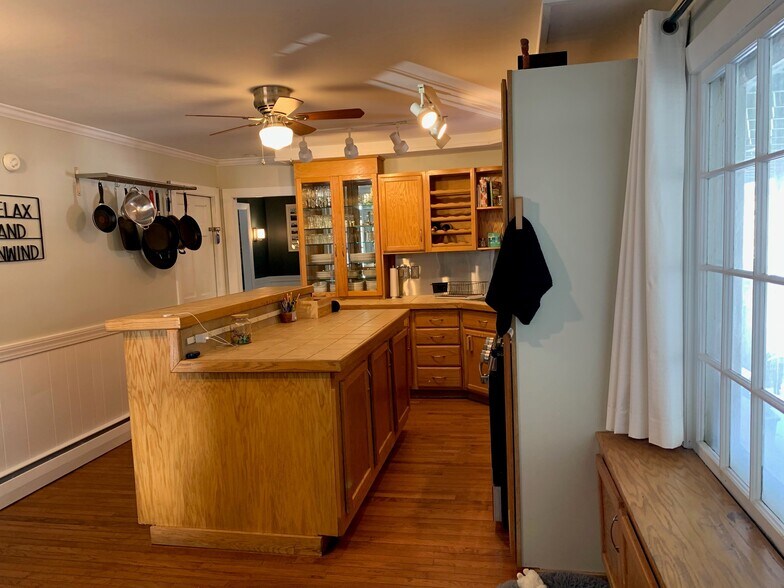 More Photos Of 159 Mayville Rd, Bethel Restaurant For Sale
