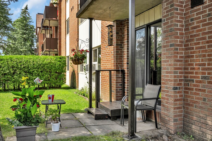 More Photos Of 18 Haggart St, Perth Apartments For Sale