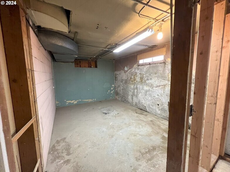 More Photos Of 1839 3rd St, Baker City Religious Facility For Sale