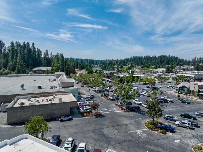 More Photos Of 867-873 Sutton Way, Grass Valley General Retail For Lease