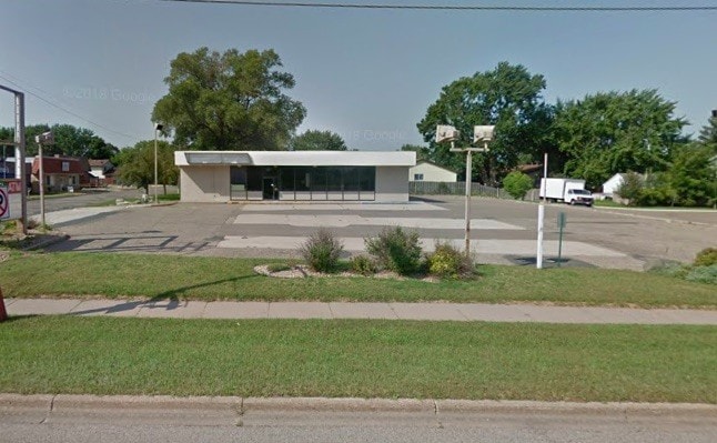 Primary Photo Of 2128 Vermillion St, Hastings Convenience Store For Sale