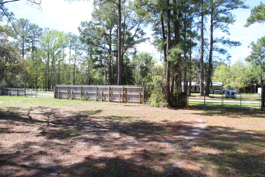 More Photos Of 6523 Harrietts Bluff Rd, Woodbine Freestanding For Sale