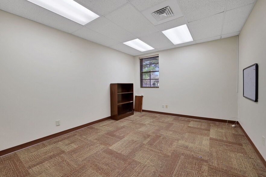 More Photos Of 6601-6535 Chester Ave, Jacksonville Continuing Care Retirement Community For Lease
