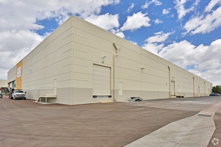 More Photos Of 4535 E Elwood St, Phoenix Warehouse For Lease
