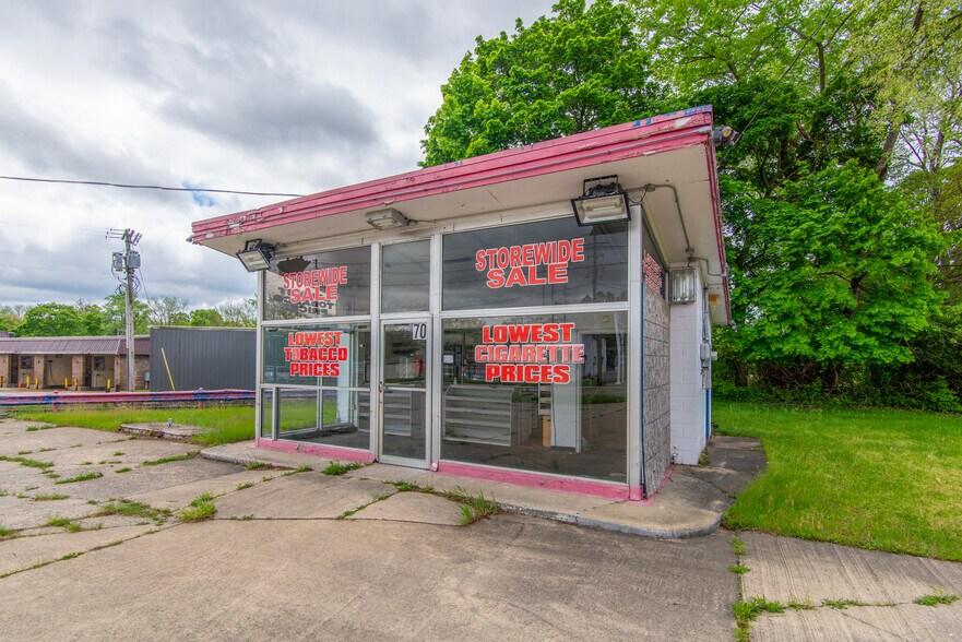 More Photos Of 70 W Carleton Rd, Hillsdale Convenience Store For Sale