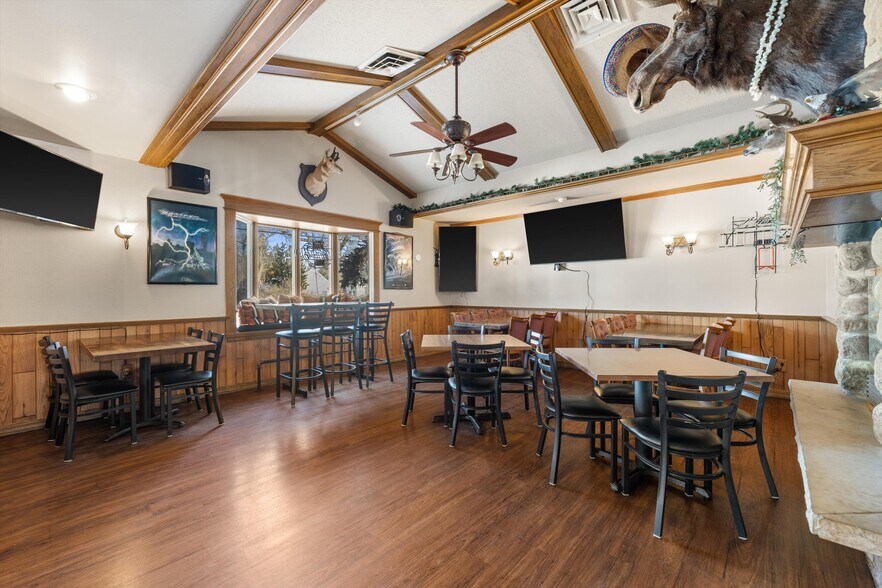 More Photos Of N67W33525 County Road K, Oconomowoc General Retail For Sale
