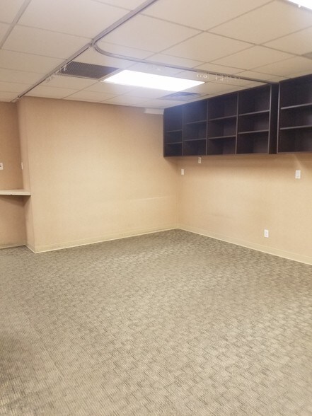 More Photos Of 5676-5678 Riverdale Ave, Bronx Office For Lease