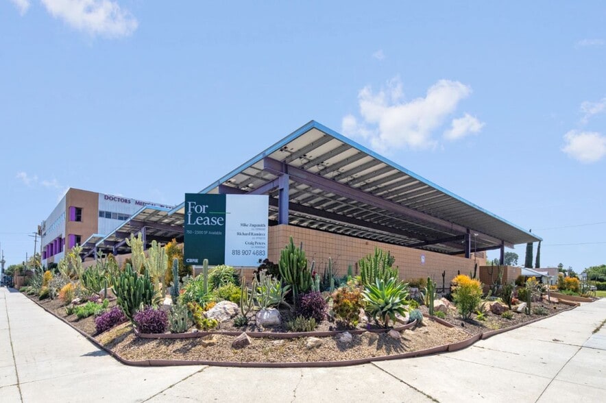 More Photos Of 10515 Balboa Blvd, Granada Hills Medical For Lease