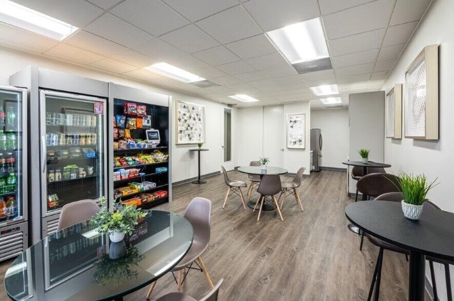 More Photos Of 1250 Wood Branch Park Dr, Houston Office For Lease