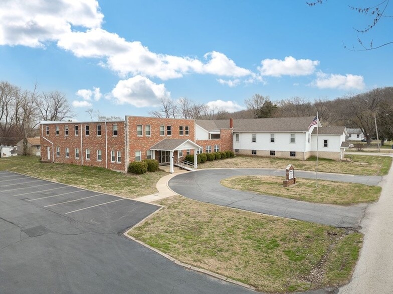 More Photos Of 8861 Botanical Ave, Caseyville Specialty For Sale