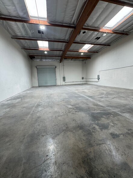 More Photos Of 1534 E Edinger Ave, Santa Ana Industrial For Lease