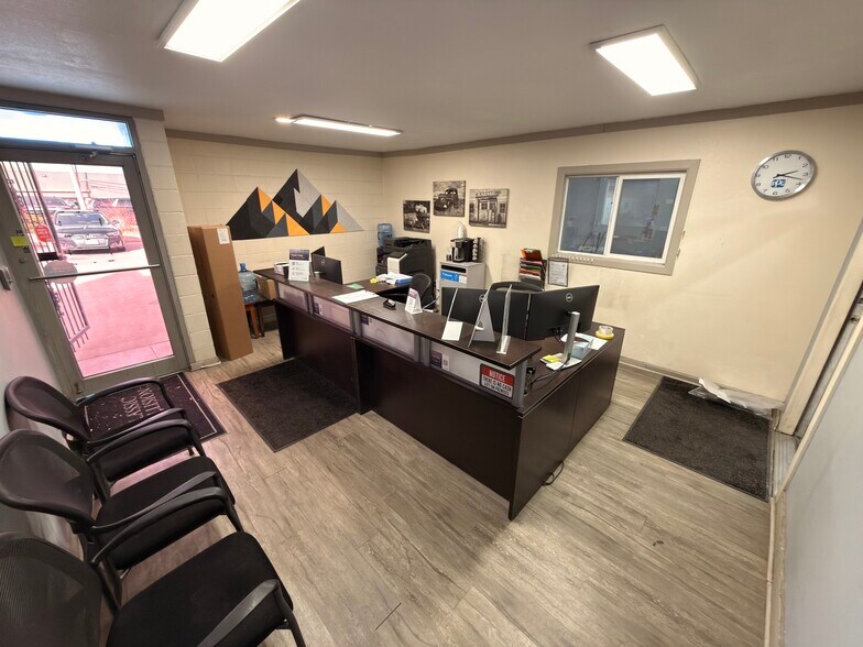 More Photos Of 11607 E Colfax Ave, Aurora Auto Repair For Lease