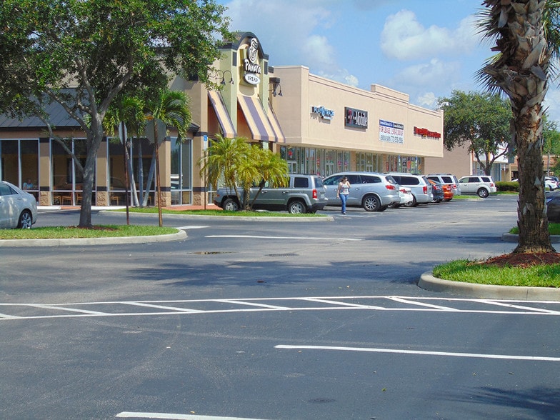 More Photos Of 2670-2860 NW Federal Hwy, Jensen Beach Storefront For Sale