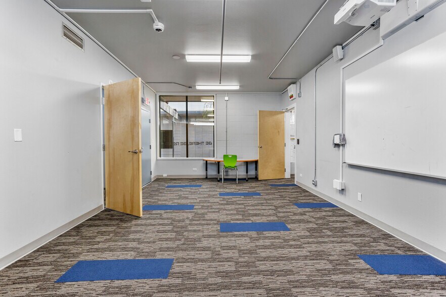 More Photos Of 611 W Columbia St, Pasco Office For Sale