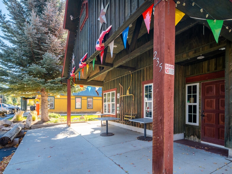 More Photos Of 235 S 7400 E, Huntsville Restaurant For Sale