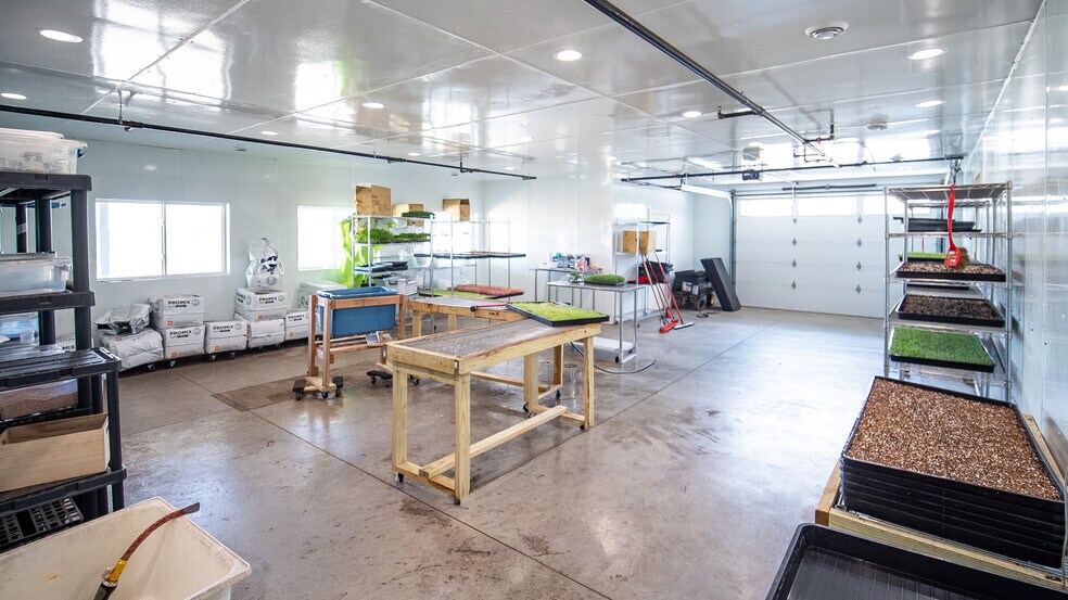 More Photos Of 514 E 9th St, Zumbrota Industrial For Lease