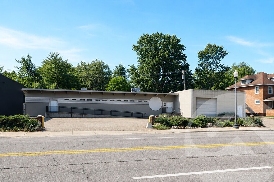 Primary Photo Of 710-712 E 11 Mile Rd, Royal Oak Office For Sale