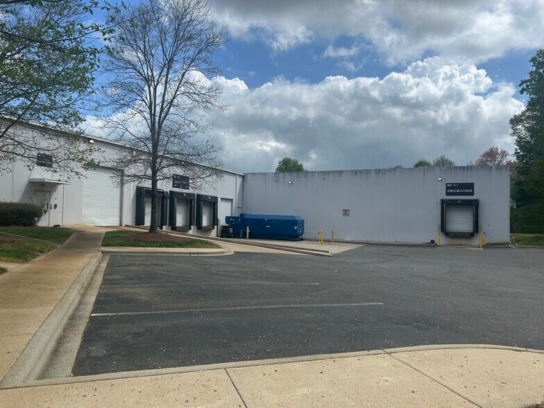 More Photos Of 9730 Northcross Center Ct, Huntersville Light Distribution For Sale