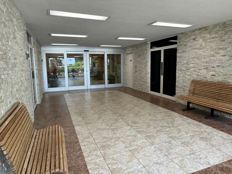 More Photos Of 900 NW 13th St, Boca Raton Medical For Lease