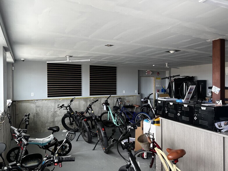 More Photos Of 155 Nantasket Ave, Hull Storefront For Sale