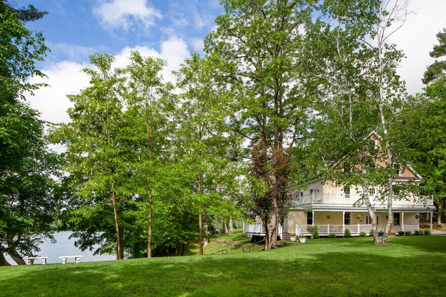 More Photos Of 615 Laurel St, Lee Hospitality For Sale