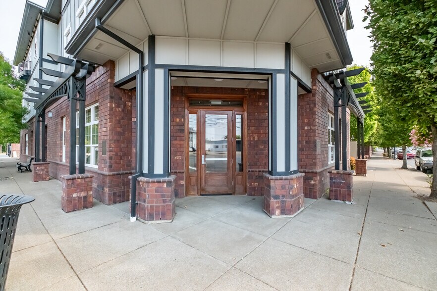 More Photos Of 321 E 1st Ave, Albany Office Residential For Lease