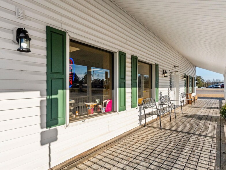 More Photos Of 1702 S Madison St, Whiteville Freestanding For Sale