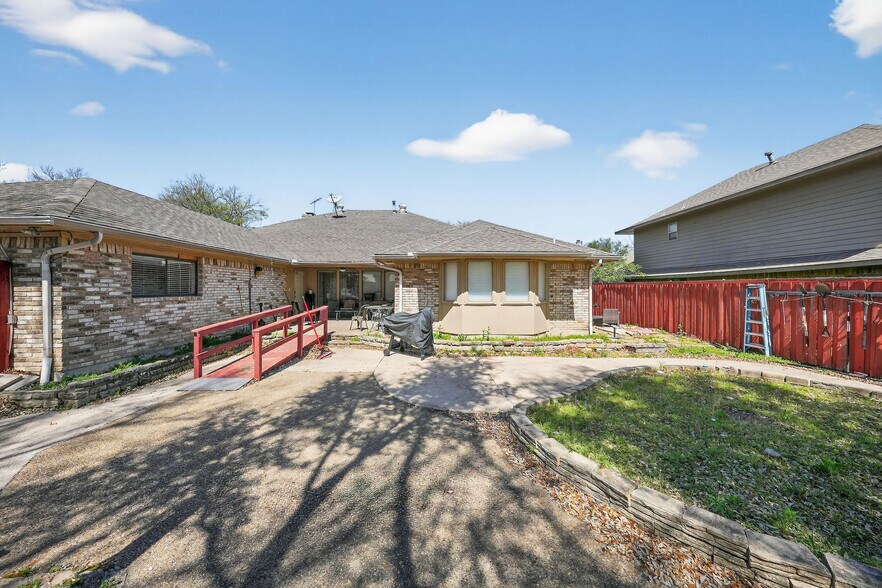 More Photos Of , Dallas Unknown For Sale