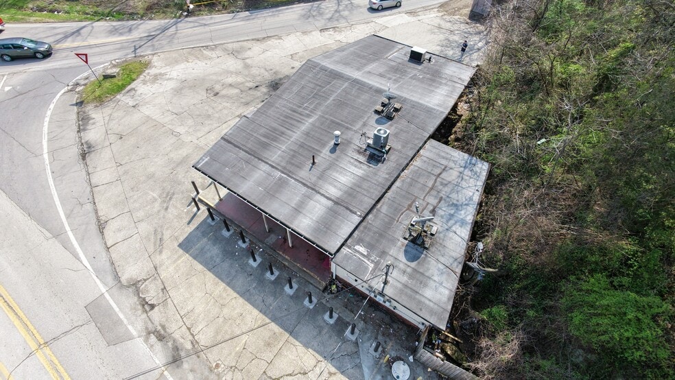 More Photos Of 301 W Main St, Saint Albans Convenience Store For Sale