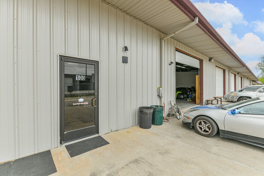 More Photos Of 7449 Wright Rd, Houston Manufacturing For Sale