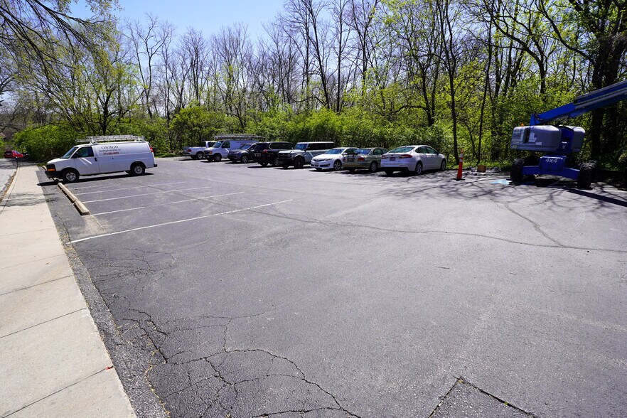 More Photos Of 2406 Auburn Ave, Cincinnati Office Residential For Sale