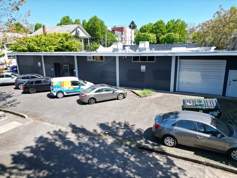 More Photos Of 1132 SE Salmon St, Portland Warehouse For Sale