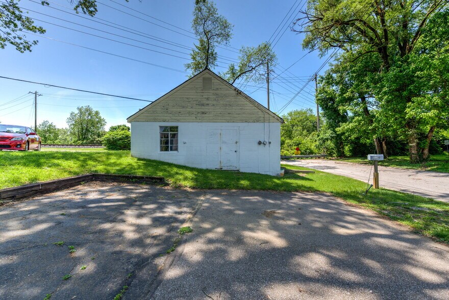 More Photos Of 9430 Main Ave, Cincinnati General Retail For Sale