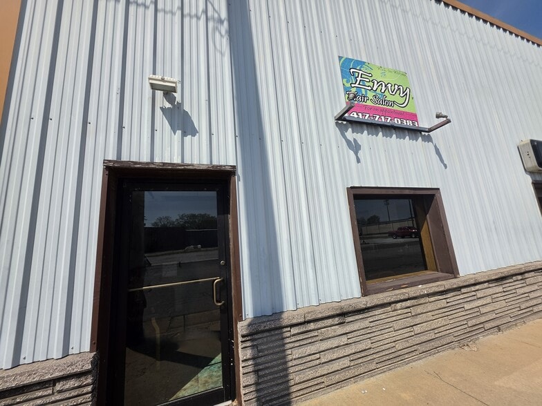 More Photos Of 220 Madison st, Webb City Industrial For Sale