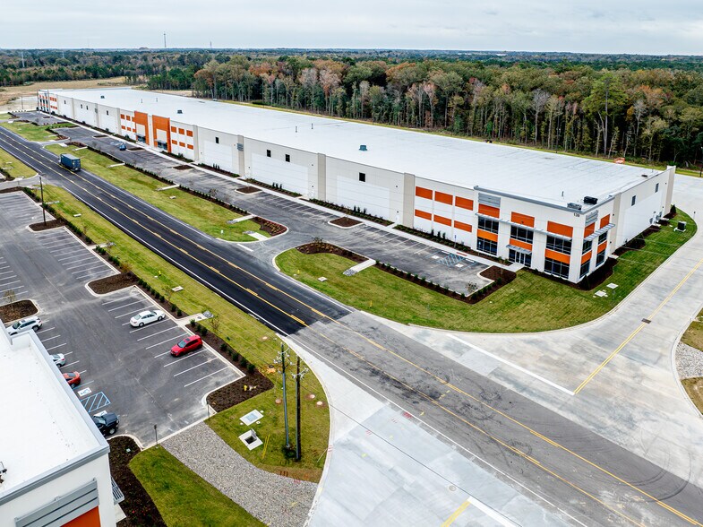 More Photos Of 1 Prosperity Dr, Garden City Unknown For Lease