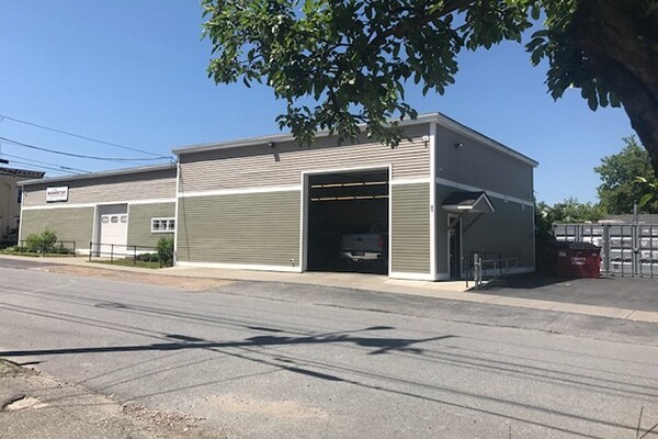 More Photos Of 21 Bright St, Burlington Freestanding For Sale