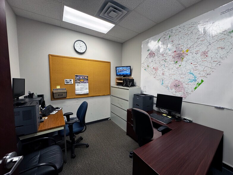 More Photos Of 1548 Stone Ridge Dr, Stone Mountain Warehouse For Lease
