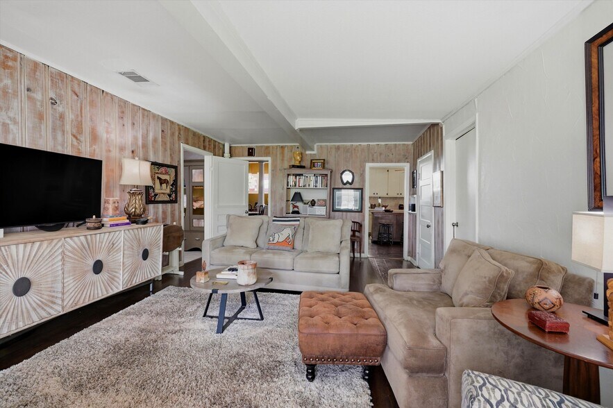 More Photos Of 202 E Main St, Celina Flex For Sale