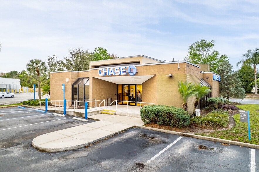 More Photos Of 5601-5775 Red Bug Lake Rd, Winter Springs Unknown For Lease